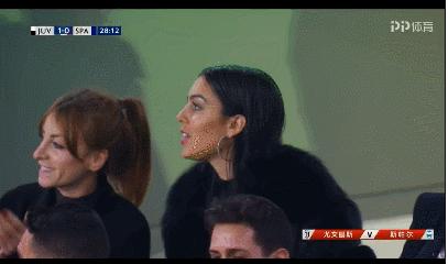 谜题解开,c罗进球后霸气回应动作