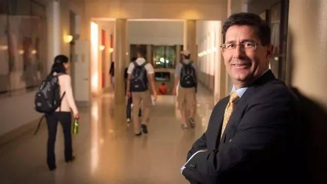 美国十大顶级商学院,美国钢铁业大王