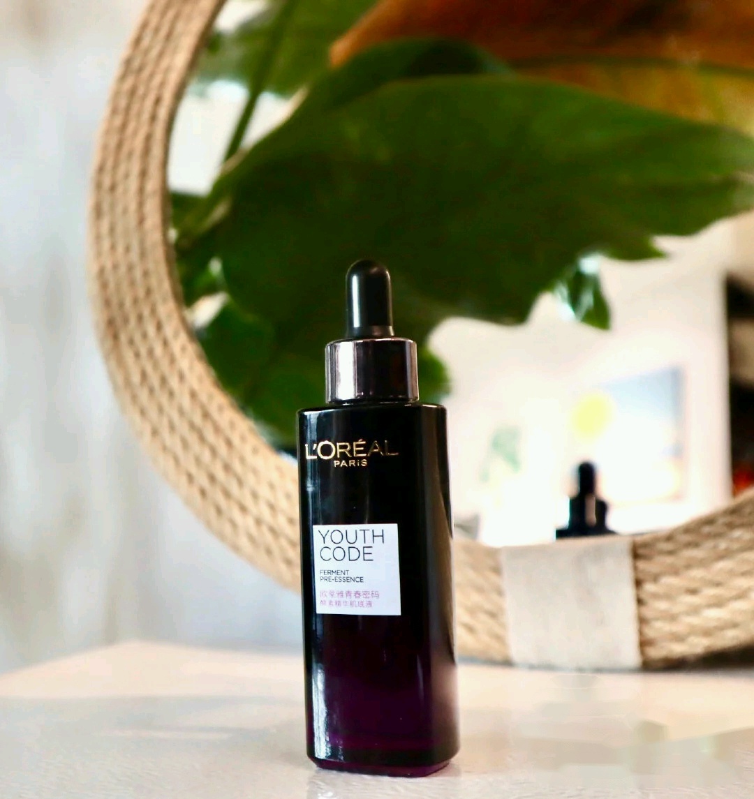 雅诗兰黛和科颜氏淡斑精华哪个好,科颜氏和雅诗兰黛淡斑精华哪个好