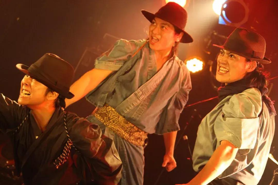 日本街头捡垃圾,日本人街头捡垃圾