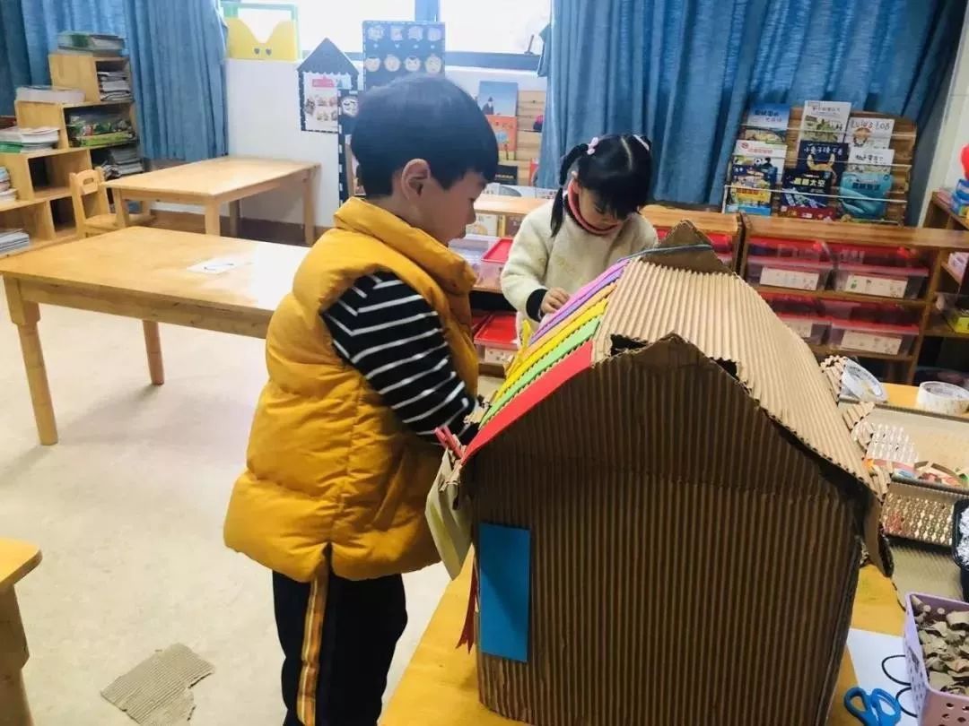 幼儿园生成课程案例,幼儿园关于纸的课程