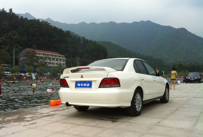 三菱戈蓝哪一款最帅,三菱戈蓝老款鲨鱼头红色