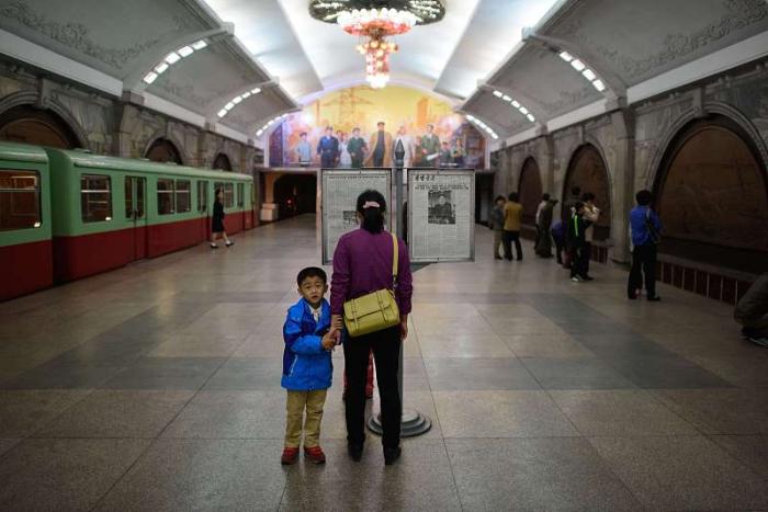 朝鲜地铁是最好的窗口吗,外国人看朝鲜地铁视频