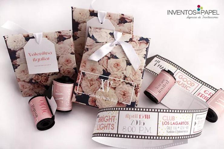 低调订婚宴布置摆件全套,别出心裁婚礼请柬