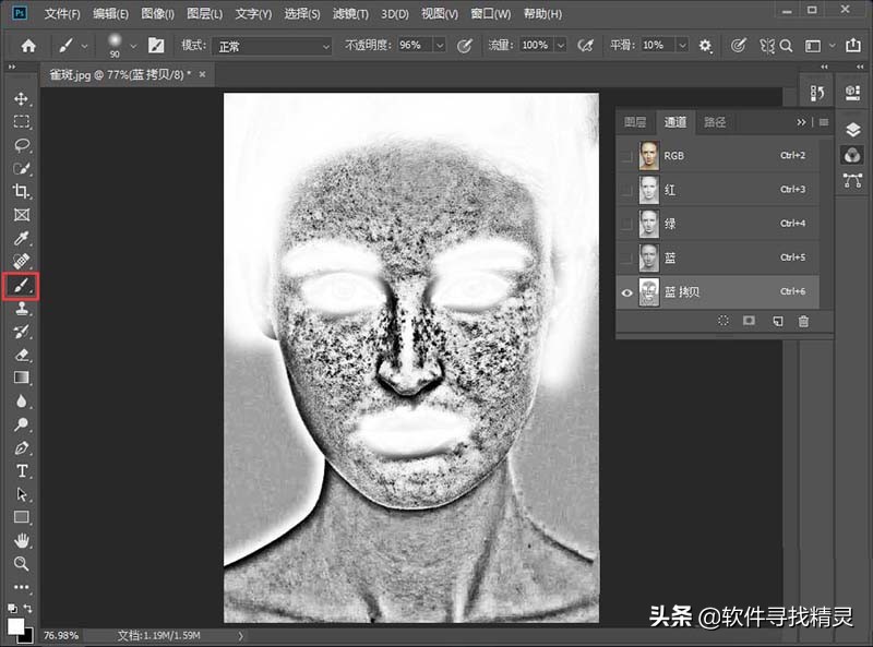 人物照片面部光暗怎样ps,ps去除人物面部油光