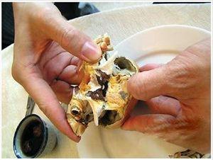 吃螃蟹有技巧，10步图解正确吃蟹方法