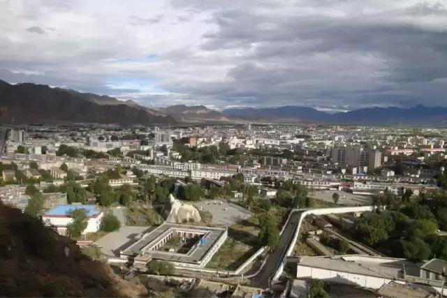 世界上海拔最高的公路！中国最神奇的天路！比川藏线还险10倍！