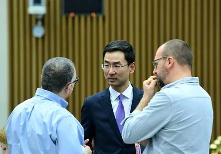 中国硬核外交官耿爽火遍全网：孩子，你必须知道祖国强大的真相