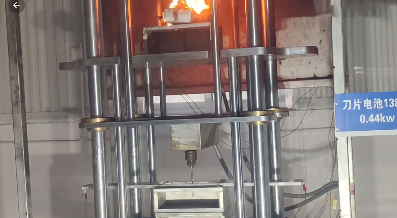 oppo发布夹芯式安全电池技术,oppo全新安全电池技术