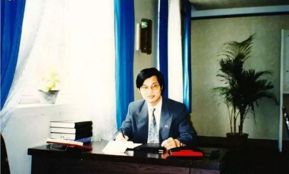 从捡垃圾到世界冠军电影视频,从捡垃圾开始到世界首富在线观看