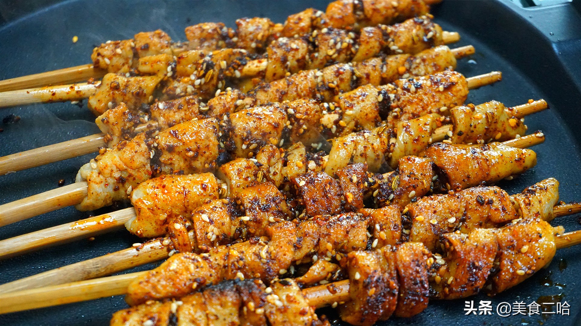 电饼铛烧烤面筋的做法全过程视频,烧烤摊烤面筋简易酱料配方