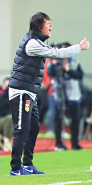 从第1分钟开始,李铁喊了一整场