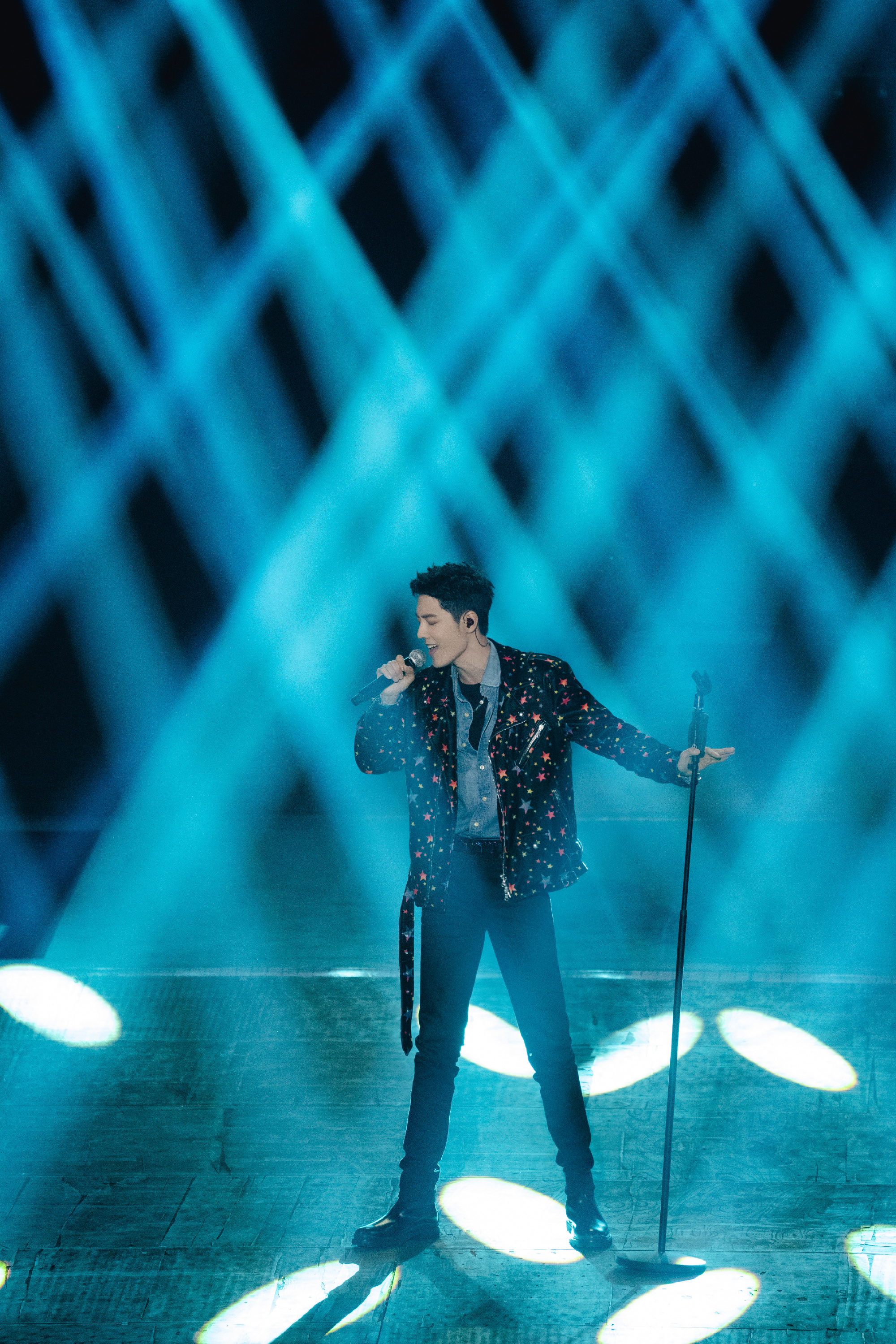 助力新人粉丝破10000话题,肖战活粉数据统计