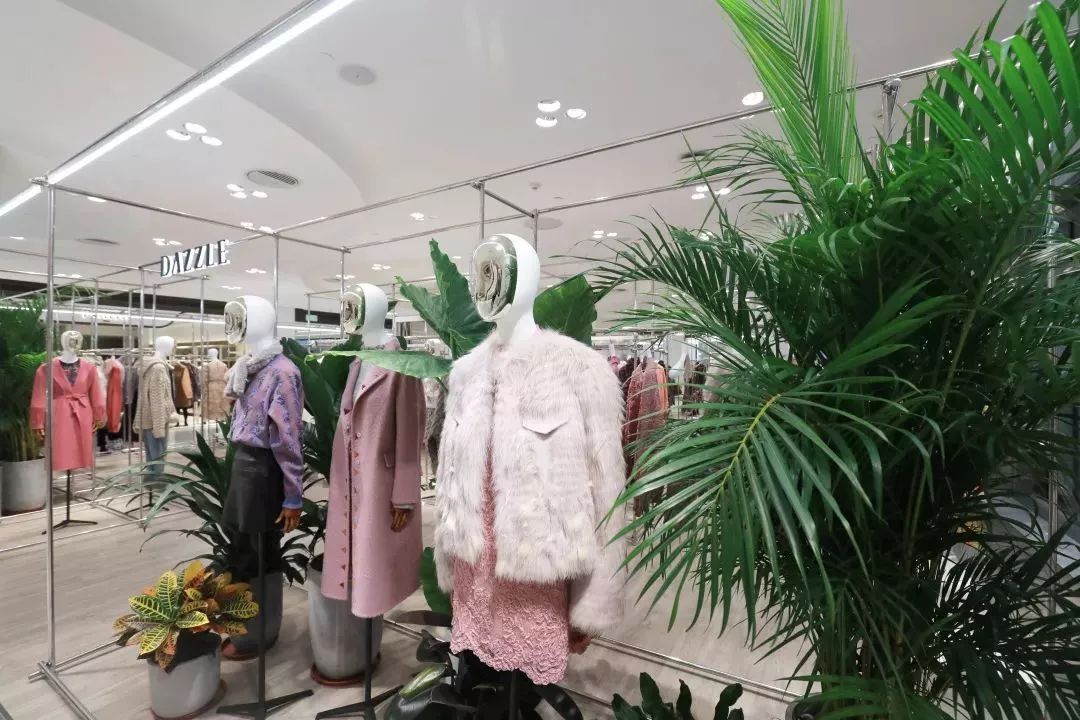 刘雯江疏影,江疏影刘雯同款服装品牌