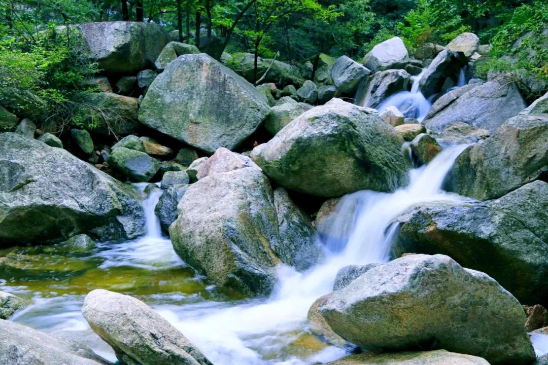 媲美四川九寨沟！山东这些地方野趣十足，承包夏天90%的清凉！