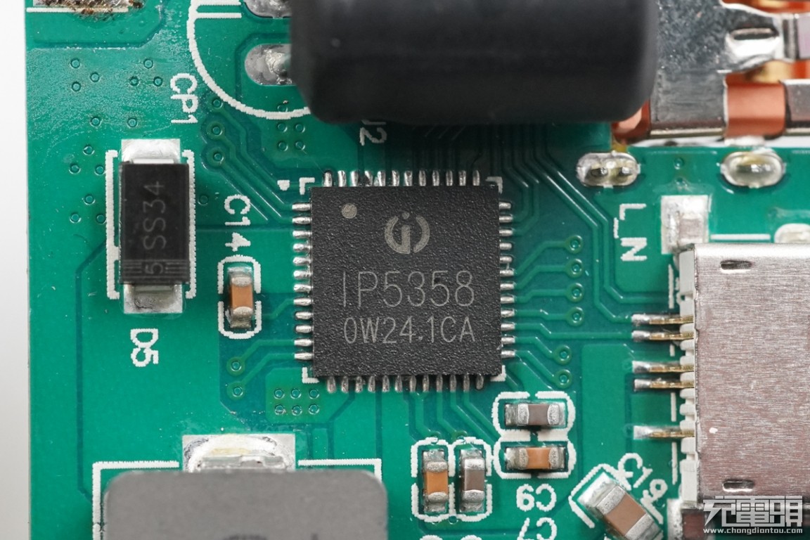 羽博充电宝拆解20000电芯,羽博30000毫安移动电源拆解