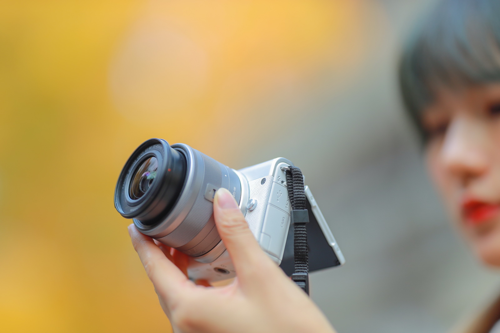 佳能eos小巧,家用佳能eos200怎么样