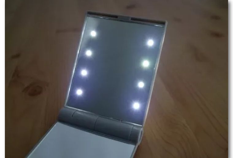 败了吗？朋友圈大火的杂志赠品拆出来看看