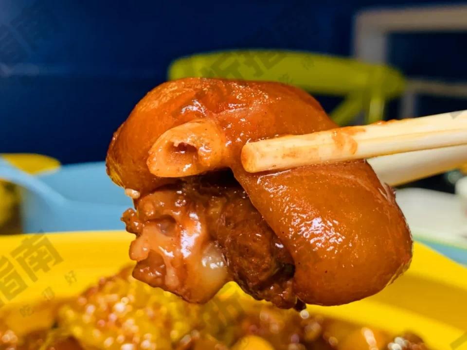 多嘴肉蟹煲餐厅设计,多嘴肉蟹煲点评