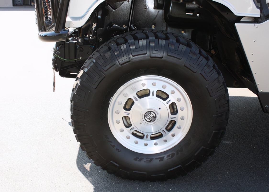 这才是真正的越野车,这才是越野车