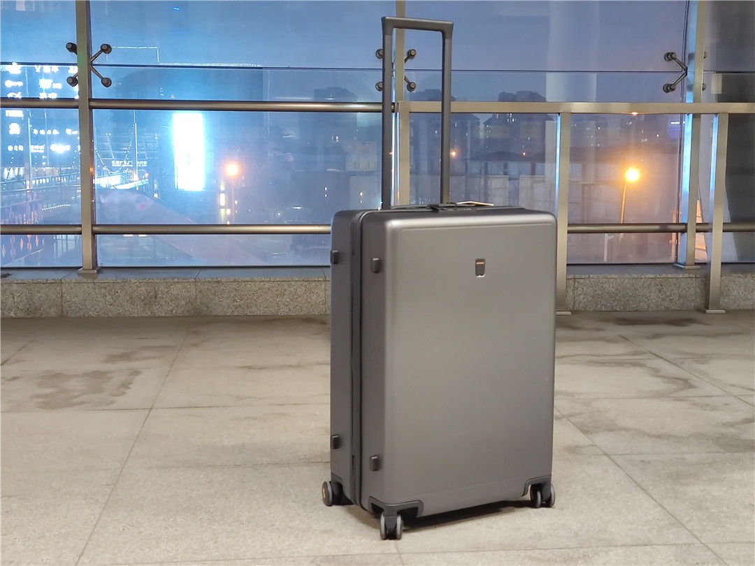 推荐一款旅行行李箱地平线8号,地平线8号旅行箱20寸登机拉杆箱