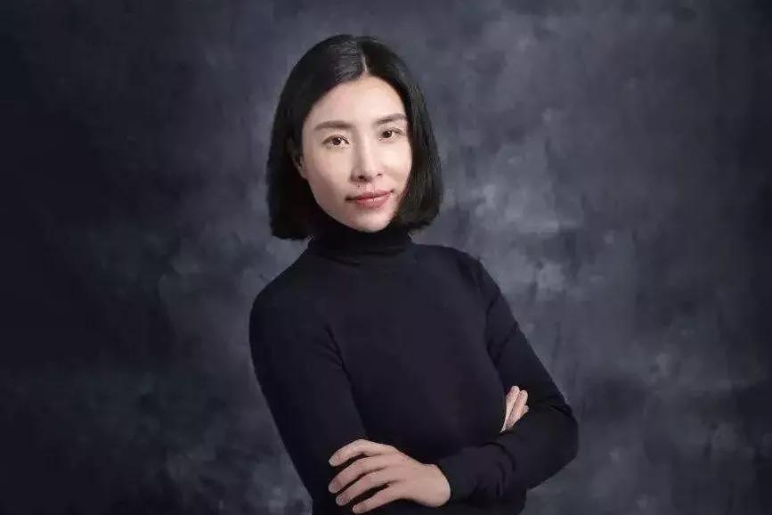 她17岁跑腿创业，带出一个帮派统治了中国快递业的大半个江山