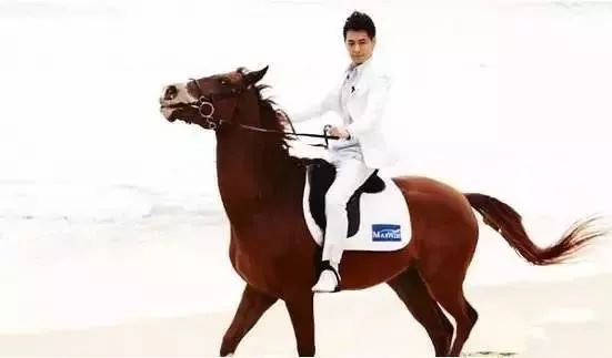 那些不可思议的创意婚礼出场方式,最浪漫的婚礼点睛之笔