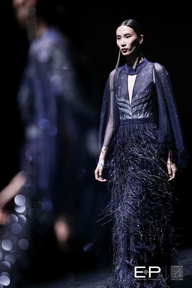 ep雅莹走秀2019,ep雅莹黑裙子
