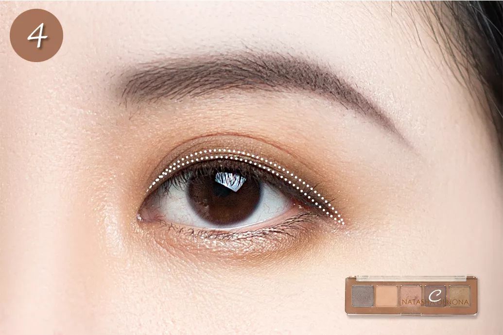 眼影不会画只涂液体眼影,新手画眼影教你正确的眼影画法