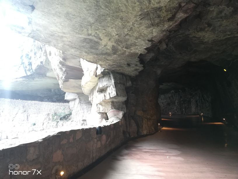 最著名的河南郭亮村挂壁公路,世界第九大奇迹郭亮村的挂壁公路