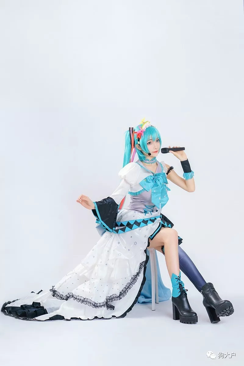 初音未来十六周年打歌服cos,初音未来歌姬cos