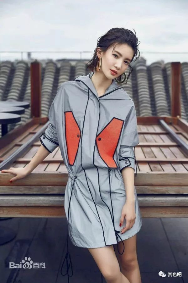 金晨的唯美甜美的写真,眼睛深邃的女星金晨