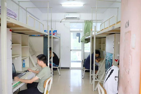 四川现代艺术总校,四川现代艺术学校学费多少钱