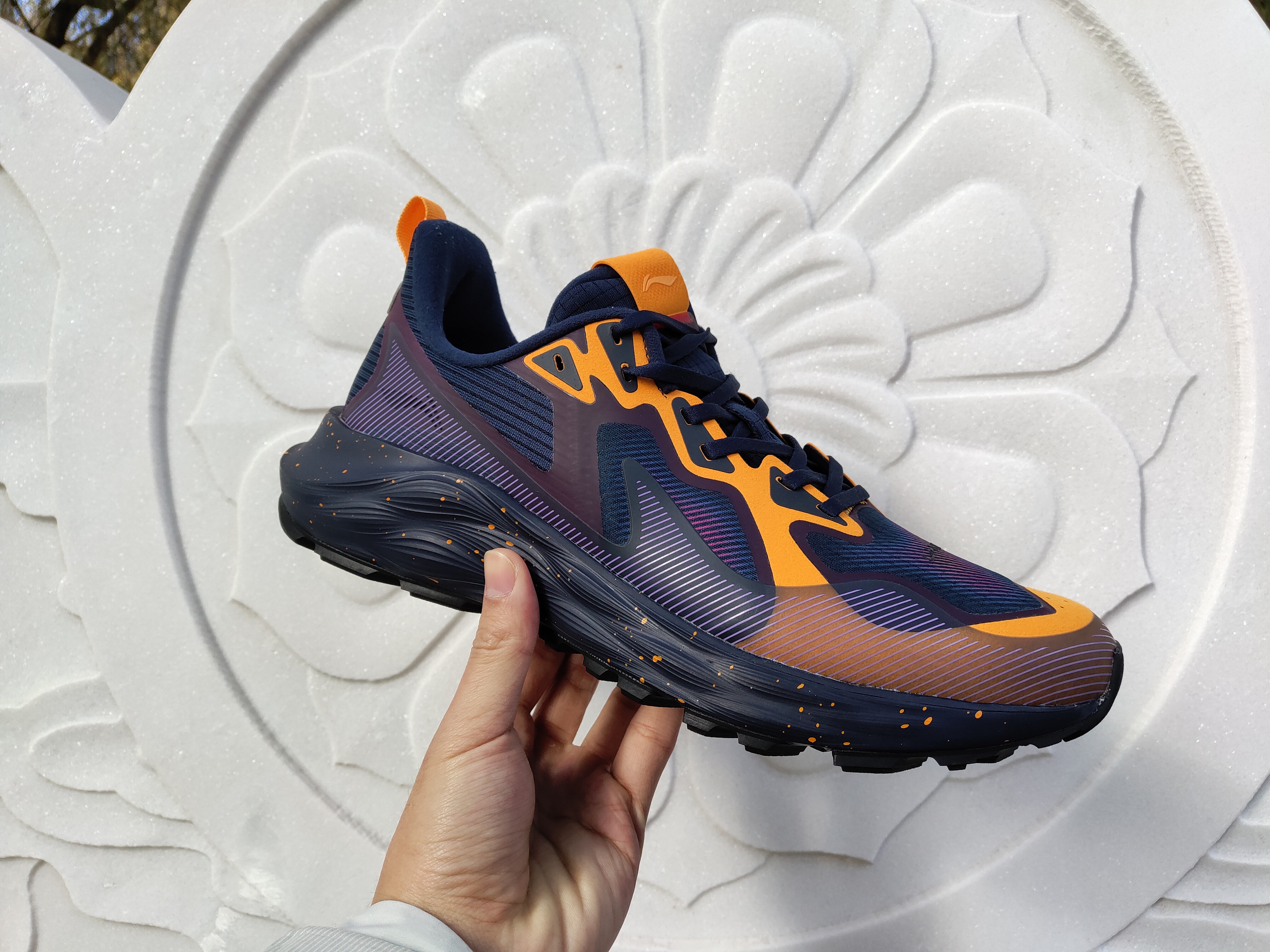 防雨雪运动鞋李宁,李宁无惧风雨