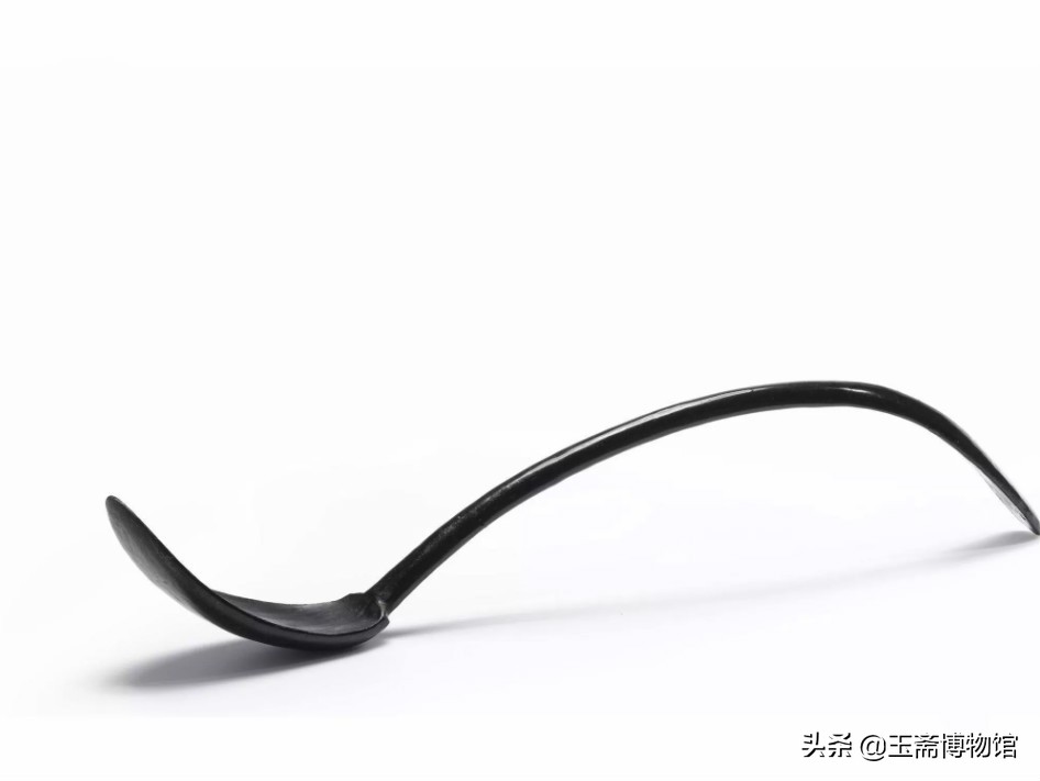 小小的汤勺，可以换一套房，最高拍卖价竟然高达207万