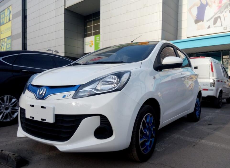 三年的纯电汽车为什么不给续保,汽车3年突然没电了正常吗