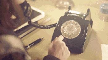 老式电话使用前为什么摇几下,旧手摇电话机摇不出电怎么回事