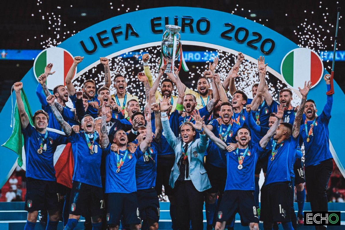 绝活!英格兰鬼来之笔萨卡背大锅!因莫比莱丢大人博努奇致敬C罗