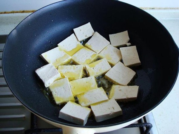 带鱼怎么炖好吃不腥气,带鱼炖多久才能好吃