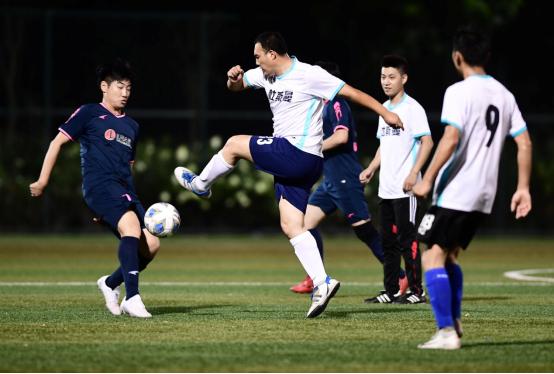 足球联赛榜首之战,榜首大战辽宁新疆