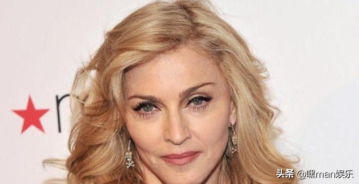 作为麦当娜的女儿也非寻常之辈23岁的她比母亲更大胆出色