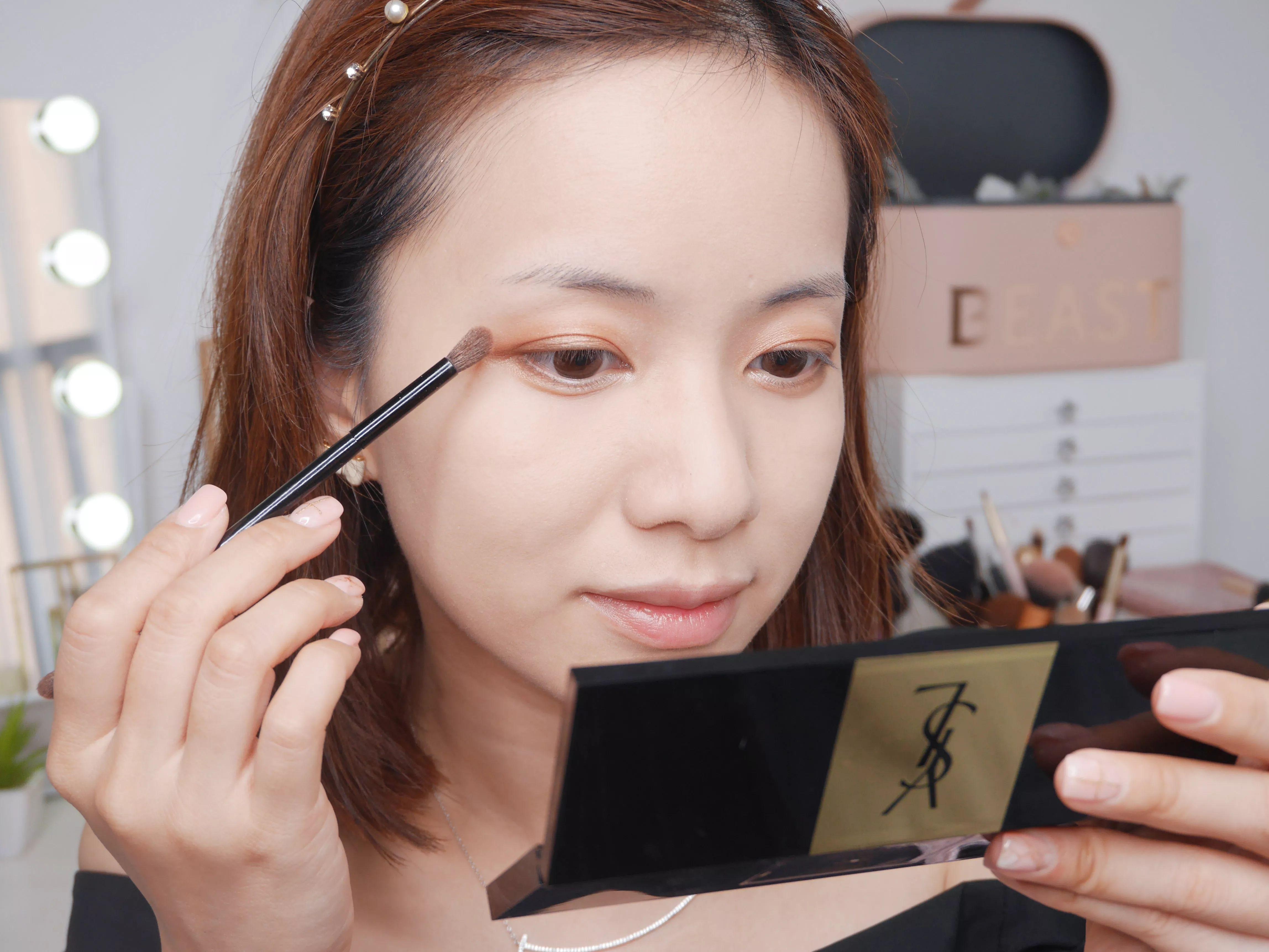 一套眼影刷可以用不同的眼影盘吗,新手眼影化妆入门买什么样的眼影