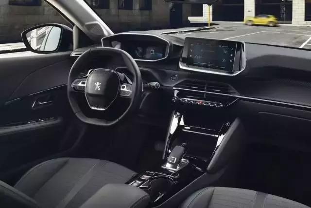 欧洲人评价标致208和飞度,标致208新款缺点