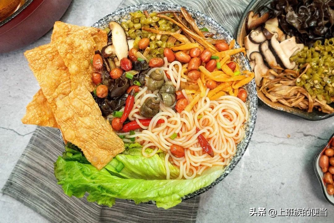 正宗柳州螺蛳粉汤底做法及配方,螺蛳粉好吃的吃法