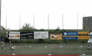 防守型边后卫怎么踢,中后卫和边后卫哪个更难踢