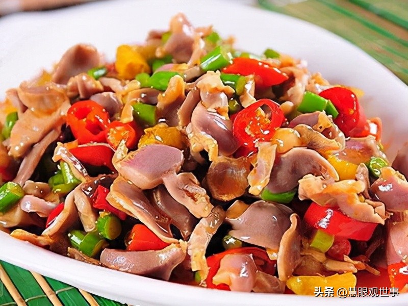 《侯卫东*场官**笔记》和《侯海洋基层风云》中的烧鸡公