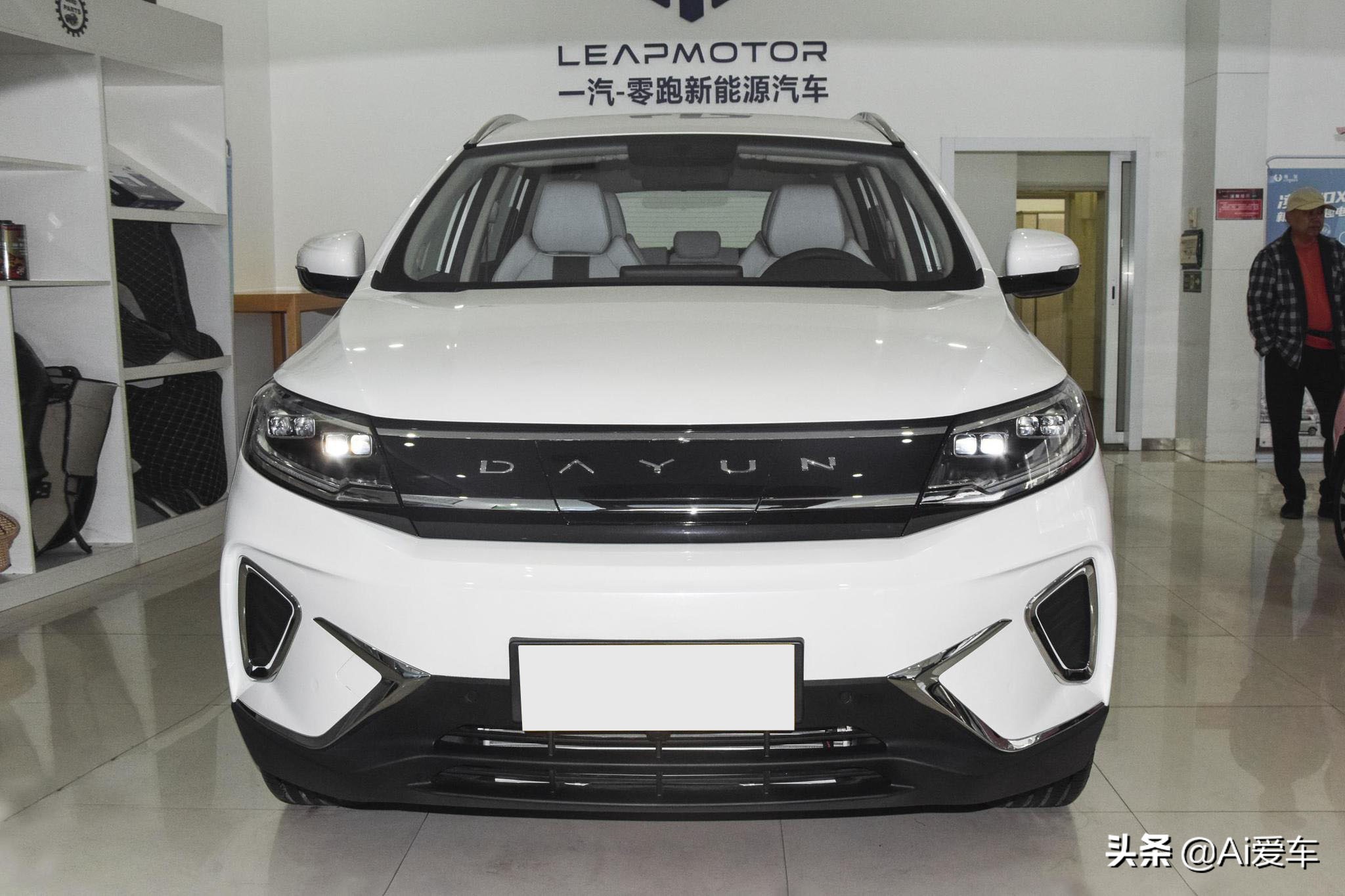 远志m1新能源七座空间如何,远志m12021款7座长续航行政版