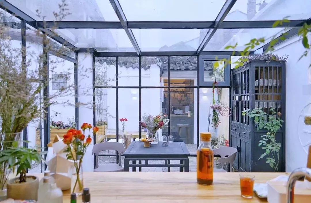 阳光房下的房间太热,光伏阳光房会太热吗