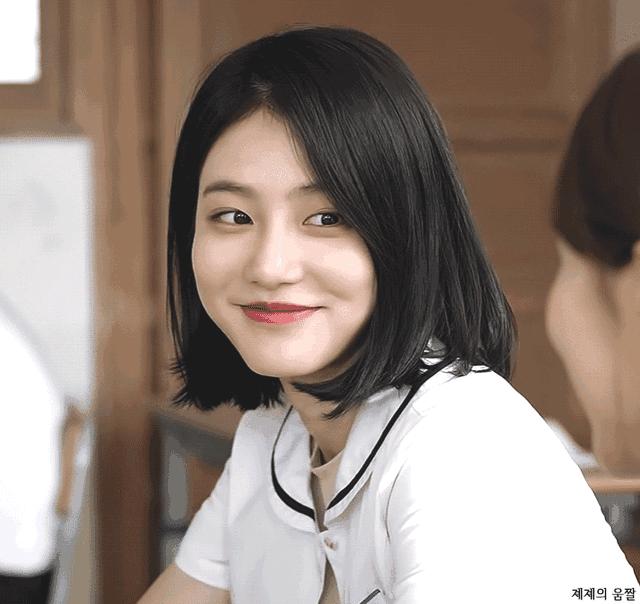 刘海特别短的短发适合什么发型,适合短发的刘海发型推荐