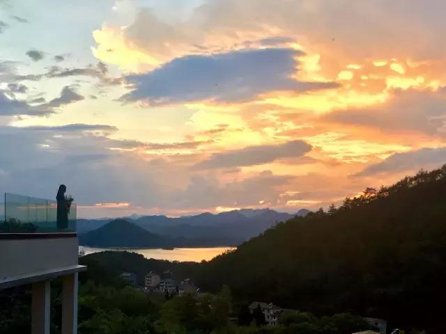 邂逅秋天的千岛湖！光看图已美醉，住这7家美宿避开人群赏湖景山色